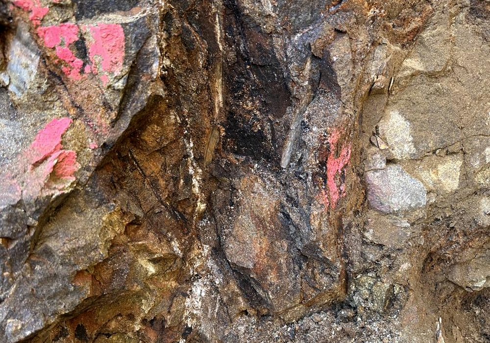 Slattery vein in outcrop, with sample markings